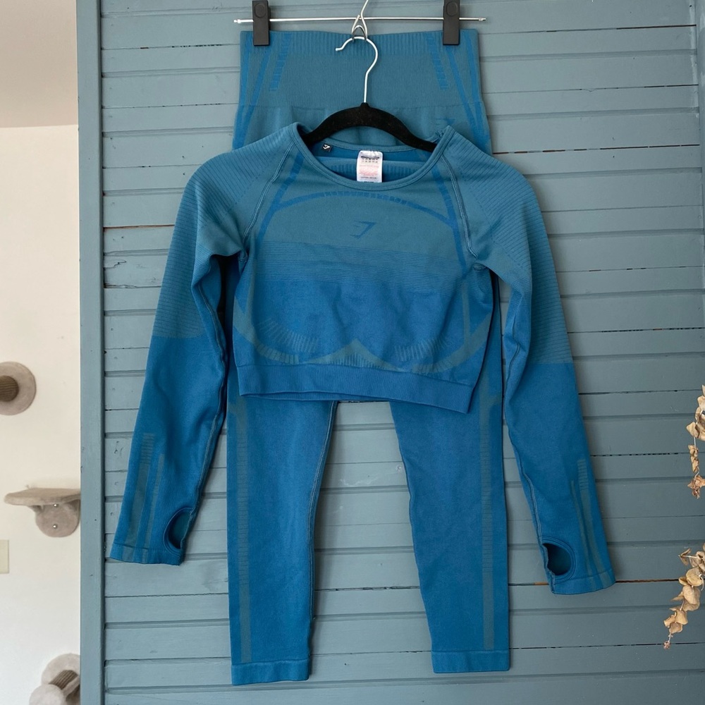 MEDIUM; Matching Blue Gymshark Set - FLEX HIGH WAISTED LEGGINGS and CROP TOP